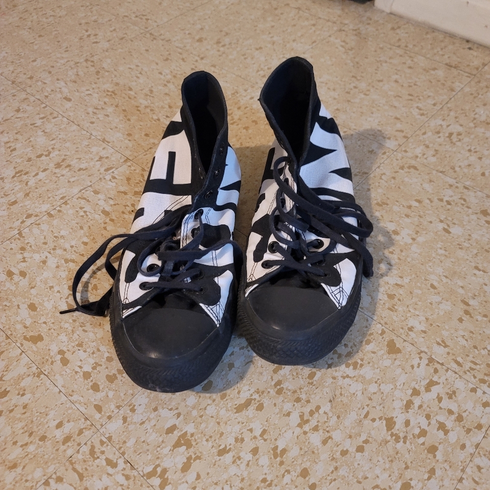 Converse Size 11 sneakers